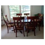 Dining Room Table & Chairs