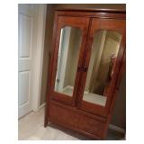 MIRRORED WARDROBE