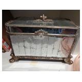 MIRRORED BOX