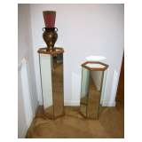 Mirrored pedestals