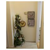 hall space at entrance to kitchen