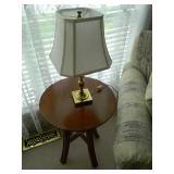 Round side table with lamp