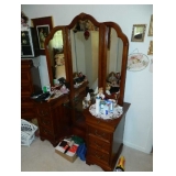 Lexington Dresser with Trifold Mirror