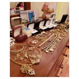 STYLISH NORFOLK ESTATE SALE FRI MAY 24TH ANTIQUES GOLD & SILVER JEWELRY FINE FURNITURE COLLECTIBLES!