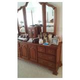 thomasville dresser with mirror
