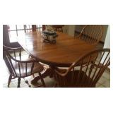 Ethan Allen wood table and chairs with 2 leaves