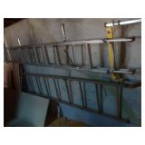 Aluminum extension ladder