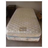 Twin bed w newer mattresses