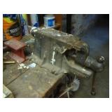 Blacksmith anvil vise 