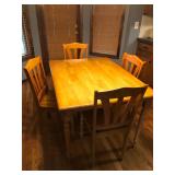 Kitchen table w 4 chairs