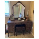 Antique vanity w mirror and bench