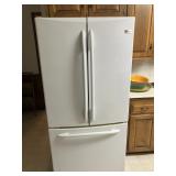 GE Profile refrigerator w ice maker