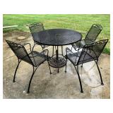 Wrought iron table w 4 chairs