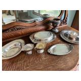 Silverplate bowls, sugar & creamer, trays