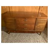 Lane cedar chest w key