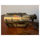 Sony Handycam, model CCD-TR517