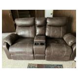 Recling loveseat w middle console