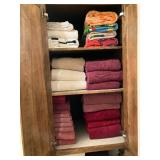Nice linens, towels, rugs