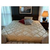 one of 2 king size beds