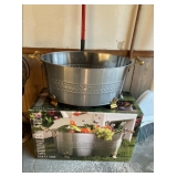 Stainless steel tub w brass feet