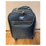 Jennifer Lopez spinner luggage