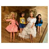 Vintage Midge dolls