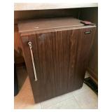 Sanyo compact refrigerator