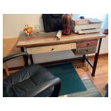 Desk w steel base