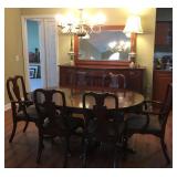 Henkel Harris Mahogany Table, 4 leaves and 8 chairs