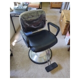 Almost New Electric Beauty Shop Chair