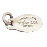 Lot 006   2 Bid(s) Tiffany & Co Please Return To Oval Charm, Sterling Silver