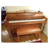HAMMOND SPINET PIANO