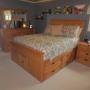 KING OAK BEDROOM SUITE WITH UNDER BED STORAGE CEDAR DRAWERS