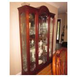 Stunning Thomasville Lighted Glass Mahogany China Display Cabinet 