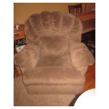 Raymour & Flanigan Comfortable Recliner 