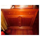 Thomasville Dining Room Suite Complete with Buffet  