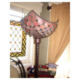 TIFFANY STYLE LIGHTING (HUNDREDS OF CHOICES)  