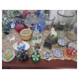  COLLECTION OF PAPER WEIGHTS 