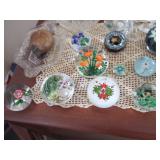 COLLECTION OF PAPER WEIGHTS 