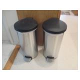 Trash Cans 
