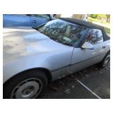 1986 CORVETTE CONVERTIBLE 150,000 MILES SILVER ~ NEEDS BACK OF TRANSMISSION OVERDRIVE BODY IN GREAT 