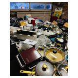 QVC & HSN SHOPPER ALL NEW ITEMS GREAT FOR THE HOLIDAY SHOPPING TONS OF CHRISTMAS HOLIDAY DECORATIONS