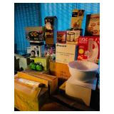 QVC & HSN SHOPPER ALL NEW ITEMS GREAT FOR THE HOLIDAY SHOPPING TONS OF CHRISTMAS HOLIDAY DECORATIONS