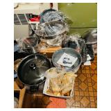 QVC & HSN SHOPPER ALL NEW ITEMS GREAT FOR THE HOLIDAY SHOPPING TONS OF CHRISTMAS HOLIDAY DECORATIONS