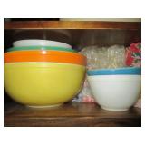 Vintage Pyrex Bowls 