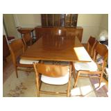 PORT JEFFERSON, NY SISTERS IN CHARGE ONLINE AUCTION ELECTIC TREASURES