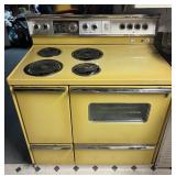 Vintage GE Electric Stove, 1970