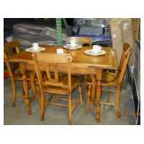 Vintage table w/4 chairs