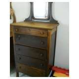 Antique chest of drawers w/mirror
