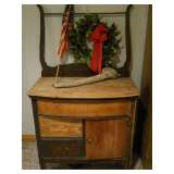 Antique washstand w/towel rack